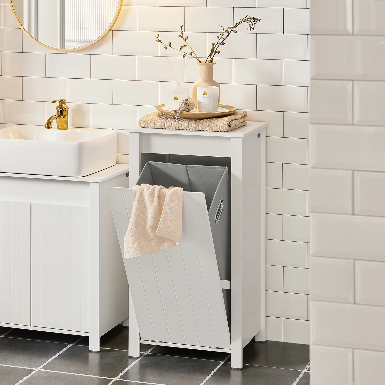 SoBuy BZR100-W Badkamerkast, Lage Kast, Smal Badkamerkastje, Halfhoge Opbergkast, Opbergplank, Badkamermeubel met 1 Kantelbare Wasmand - Image 3