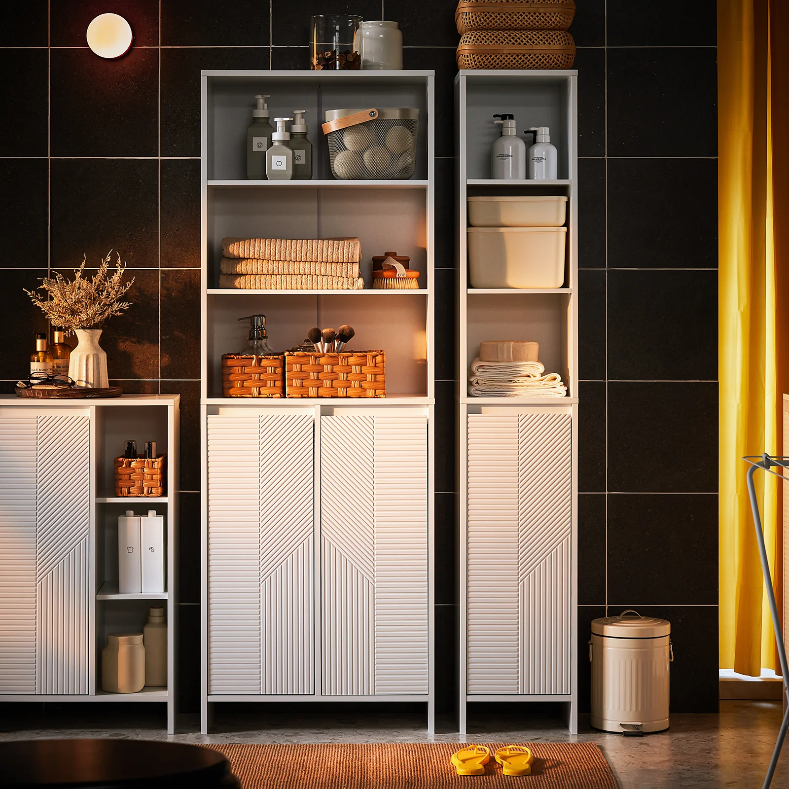 SoBuy BZR155-W Smalle Badkamerkast met Wasmand – Hoge Opbergkast voor Badkamer & WC – Wit 60×30×171 cm - Image 2