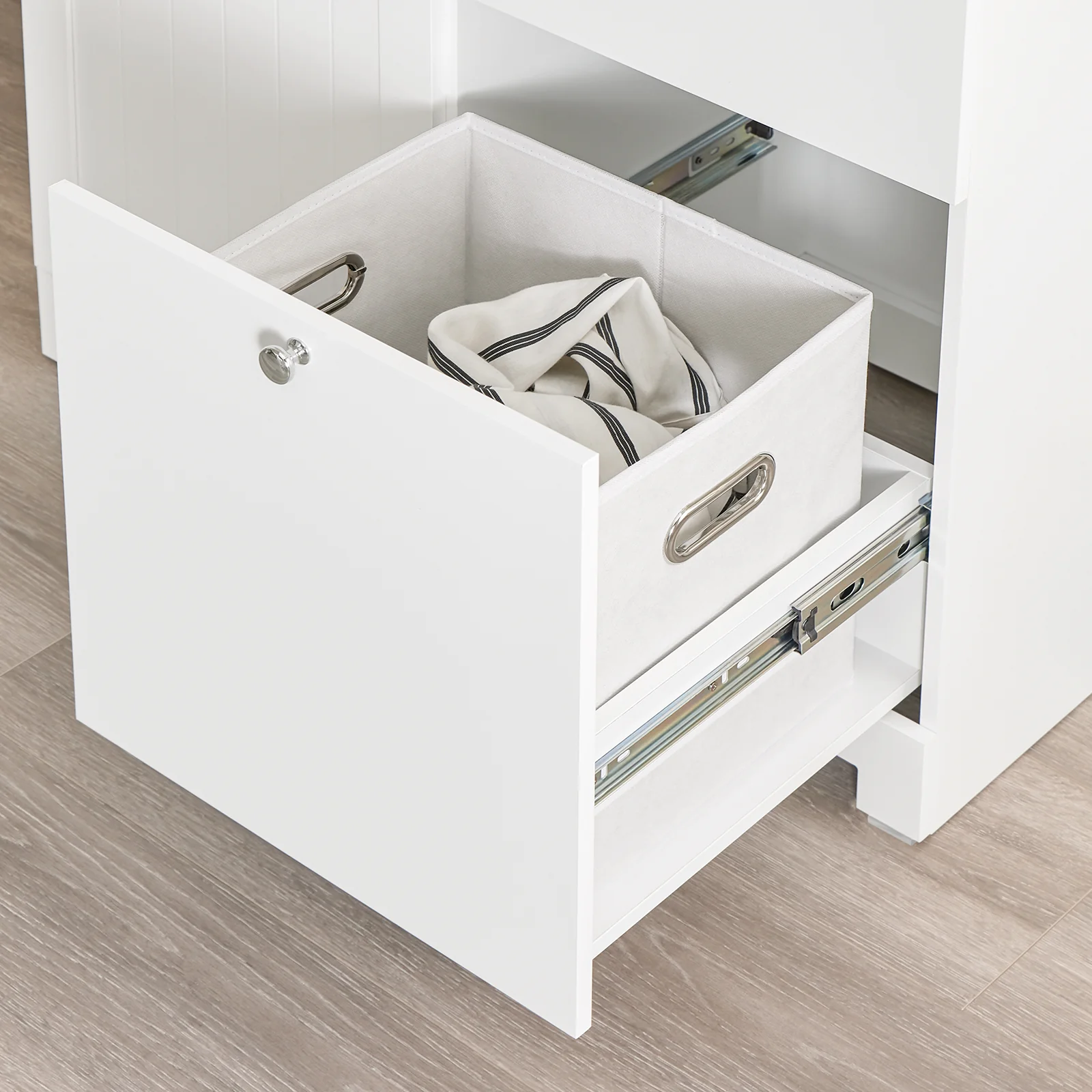 Pre-order SoBuy BZR213-W Badkamermeubel met 3 wasmanden, smalle opbergzuil, 78 x 38 x 90 cm, met 1 grote geïntegreerde mand en 2 afneembare stoffen manden, ruimtebesparende badkamerkast - Image 10