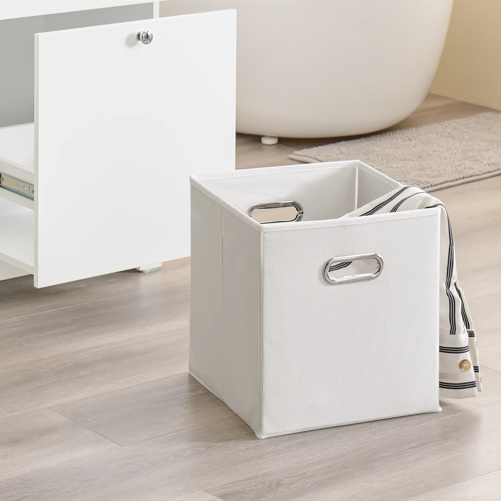 Pre-order SoBuy BZR213-W Badkamermeubel met 3 wasmanden, smalle opbergzuil, 78 x 38 x 90 cm, met 1 grote geïntegreerde mand en 2 afneembare stoffen manden, ruimtebesparende badkamerkast - Image 7