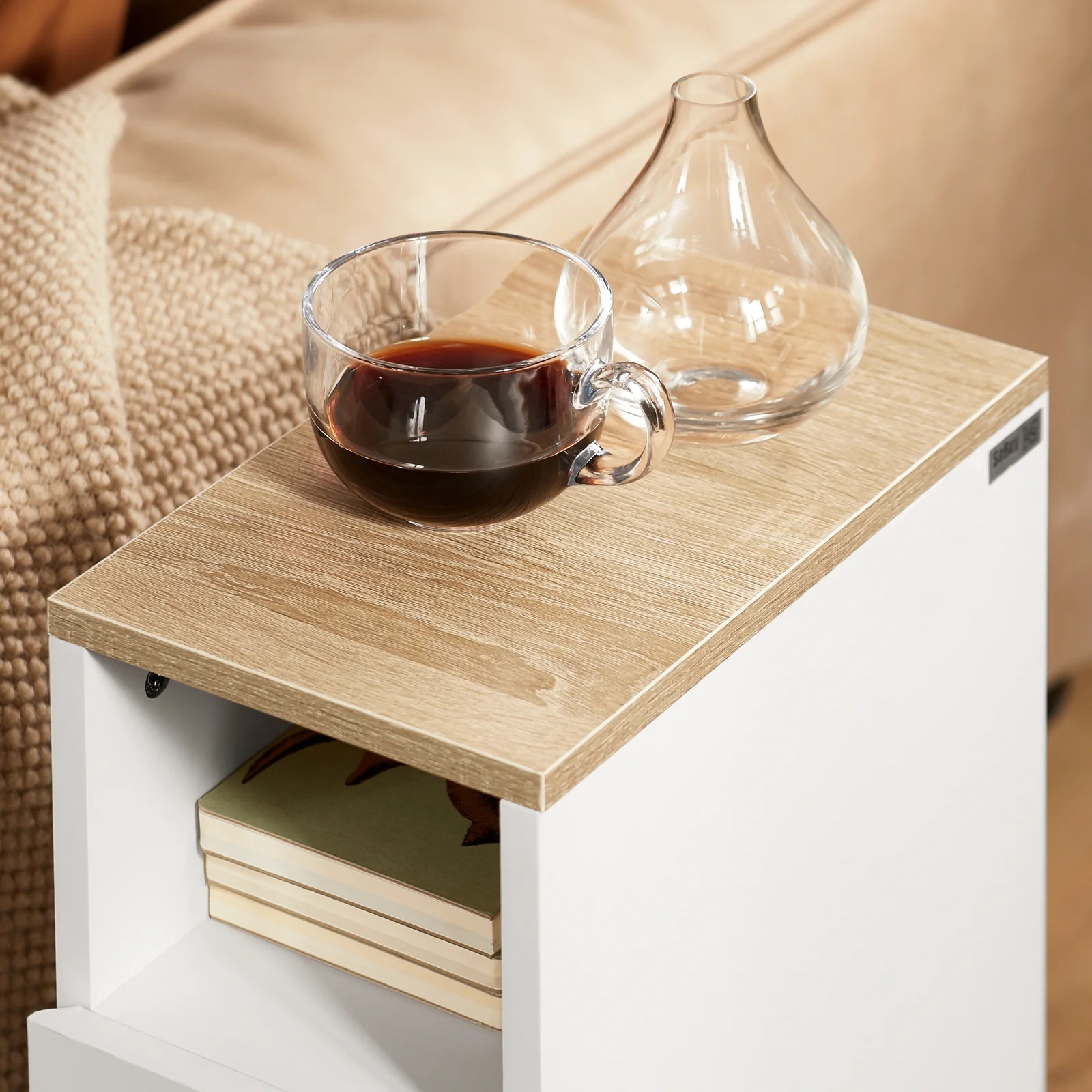 Pre-order SoBuy FBT149-WN Smalle Nachtkast – Moderne Bijzettafel met 2 Lades en Open Plank – Ideaal voor Slaapkamer of Woonkamer – Wit – 20 x 35 x 60 cm - Image 6