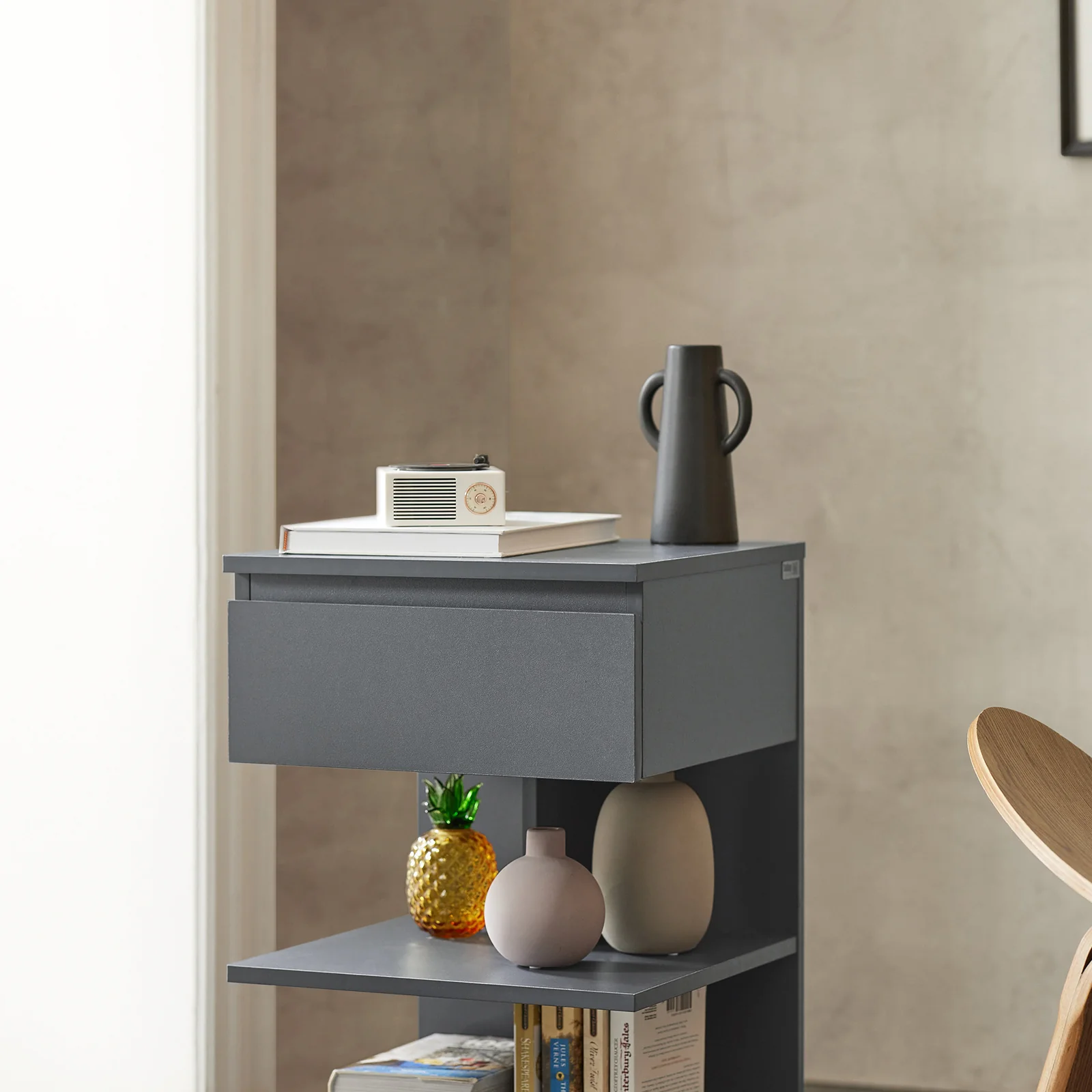 SoBuy FBT49-HG Nachtkastje met Lade en 2 Open Vakken – Moderne Bijzettafel voor Slaapkamer of Woonkamer, 39x39x65 cm, Grijs - Image 10