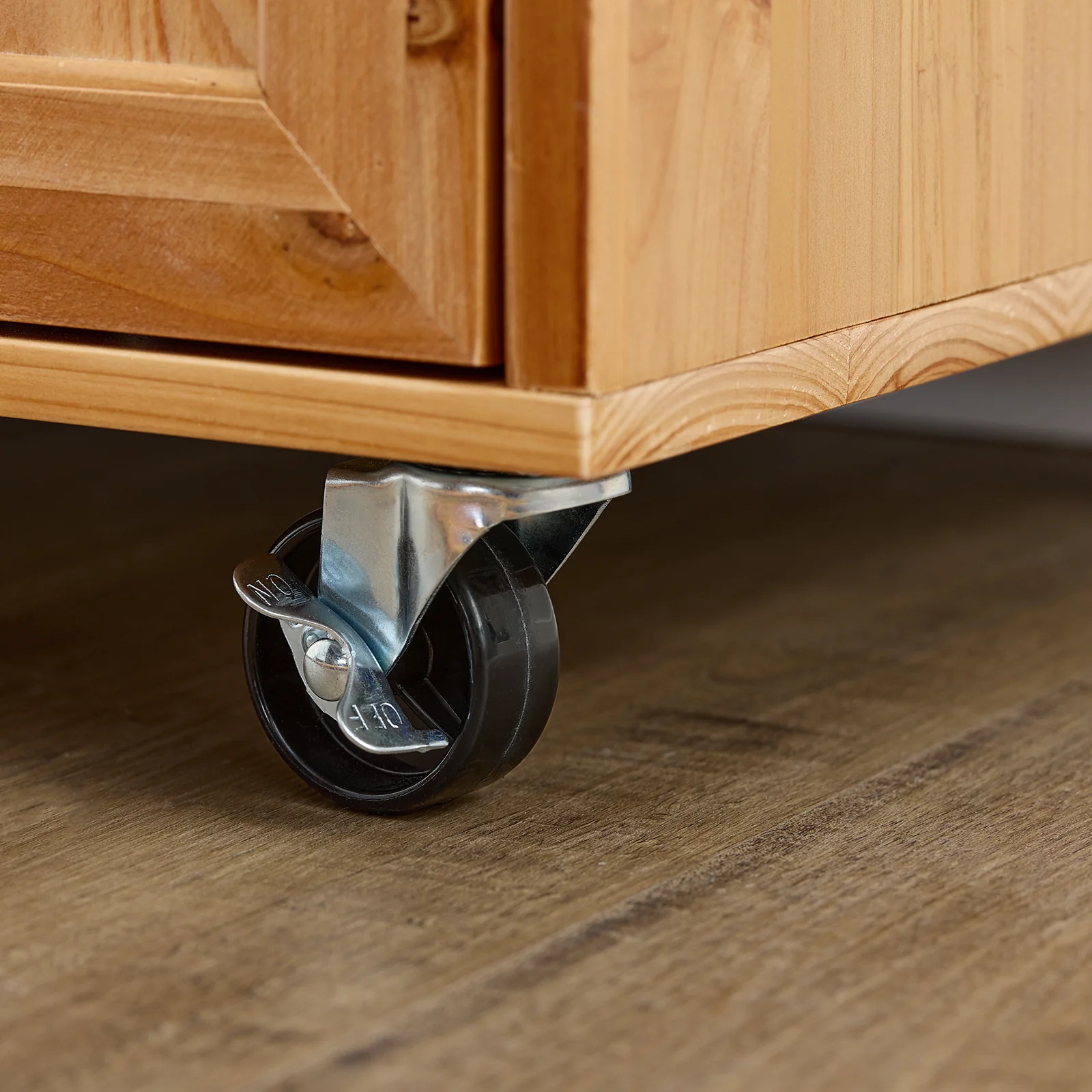 SoBuy FKW45-N Massief Houten Keukenkast op Wielen met Werkblad – Compact Keukeneiland met Wijnrek – 66×38×86 cm, Naturel - Image 12