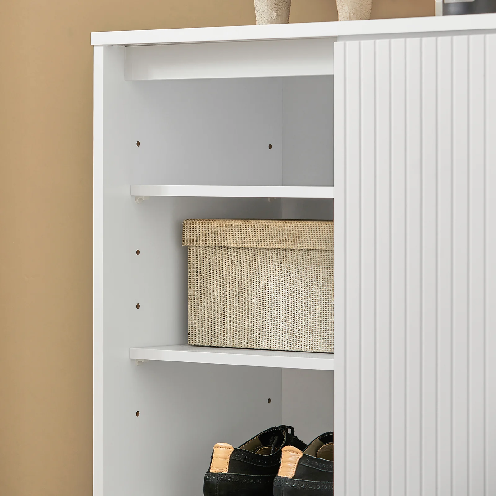 SoBuy FSB62-W Opbergmeubel – Buffet, Dressoir met 2 Schuifdeuren, Verstelbare Planken, Modern Keukenmeubel – Hal, Woonkamer, Keuken – 70x37x87 cm Wit - Image 9