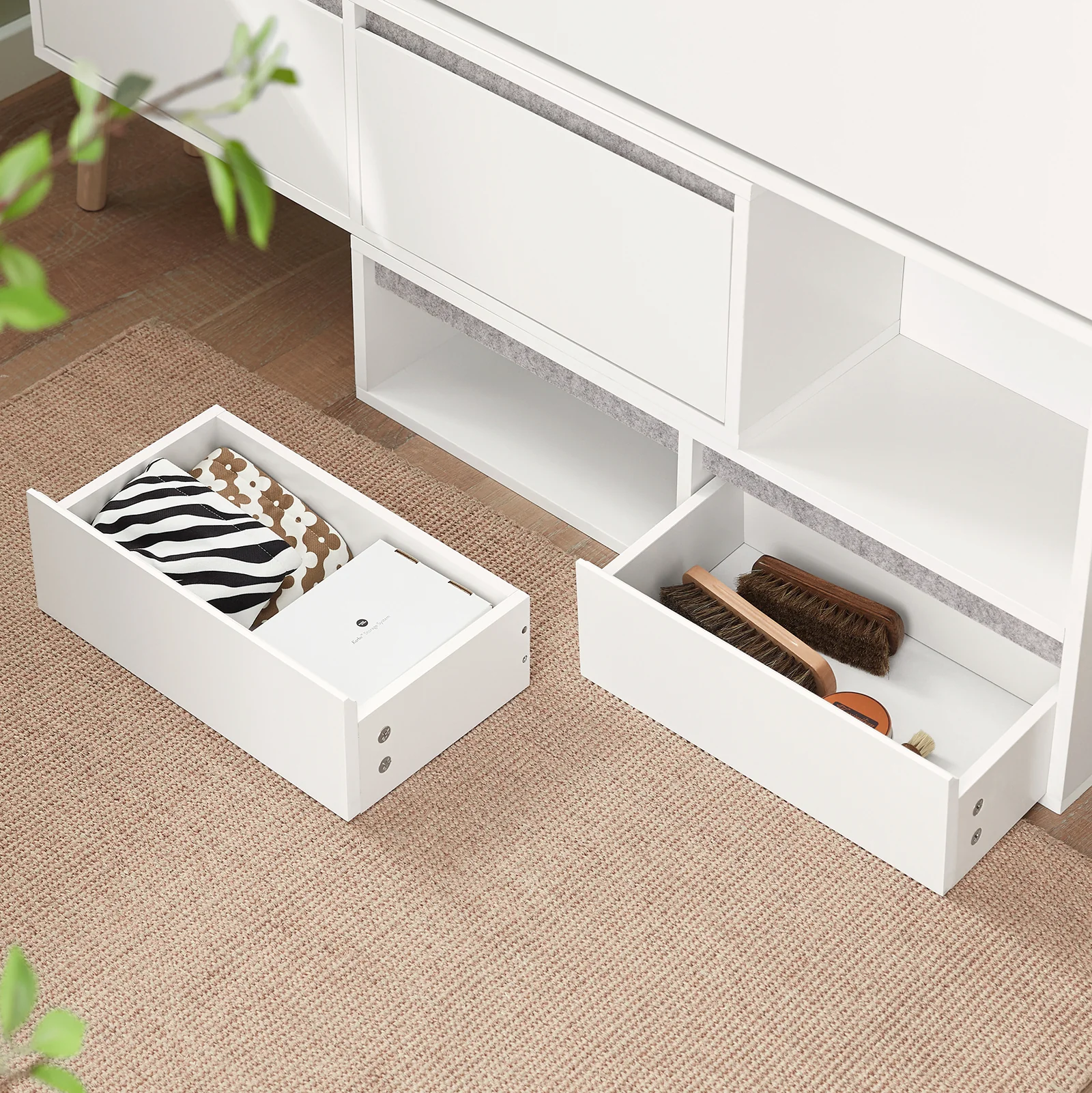 SoBuy FSR134-W Schoenenkast met Zitbank – Uitschuifbaar & Draaibaar | Entree Meubel met 2 Kleppen, 2 Deuren & 2 Lades | Wit | 124–92 x 24 x 126 cm - Image 7
