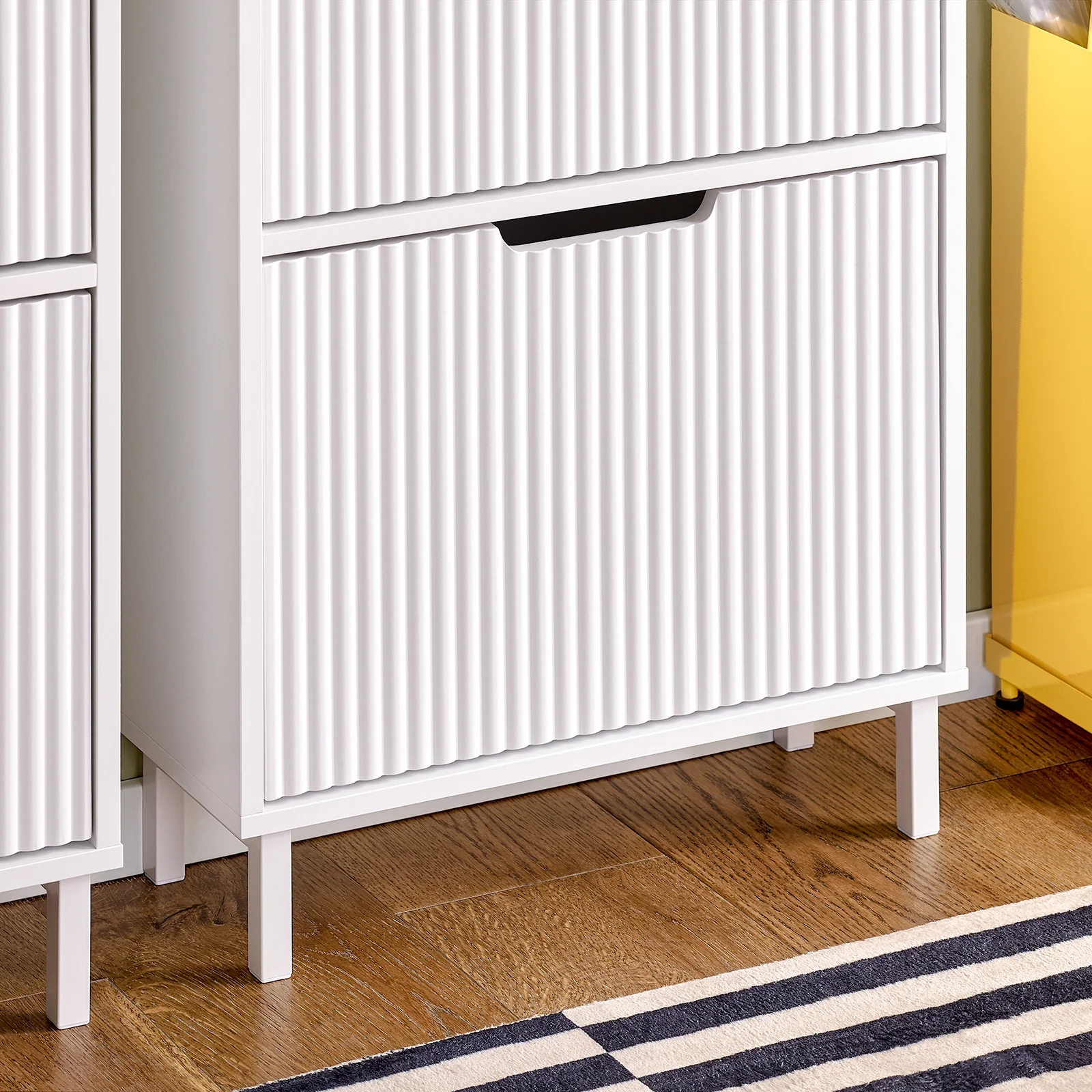 SoBuy FSR177-H-W Smalle Schoenenkast met 3 Kleppen – Modern Entree Schoenenmeubel, Ruimtebesparend & Hoog, 50x19x130 cm, Wit - Image 9