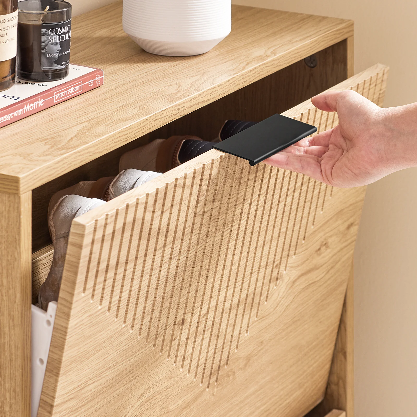 SoBuy FSR200-II-N Schoenenkast met 2 Kleppen – Ruimtebesparend Schoenenmeubel voor 8 Paar – Anti-Kantel Systeem – Geschikt tot EU Maat 47 – Licht Hout – 60×24×83 cm - Image 10