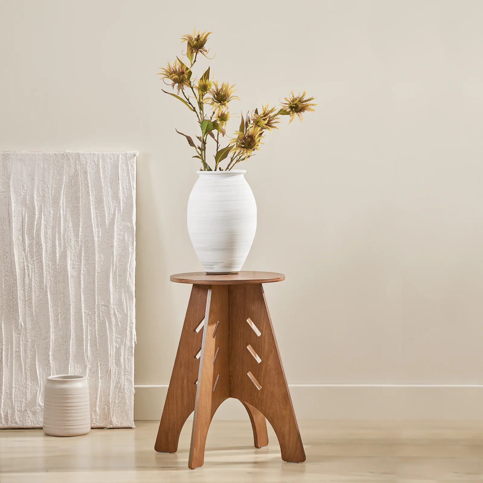 SoBuy HFBT01-K-BR Ronde Houten Bijzettafel, Ronde Salontafel, Nachtkastje, Koffietafel, Telefoontafel, voor Woonkamer, Slaapkamer, Structuur Pen-en-Gat, Bruin - Image 2