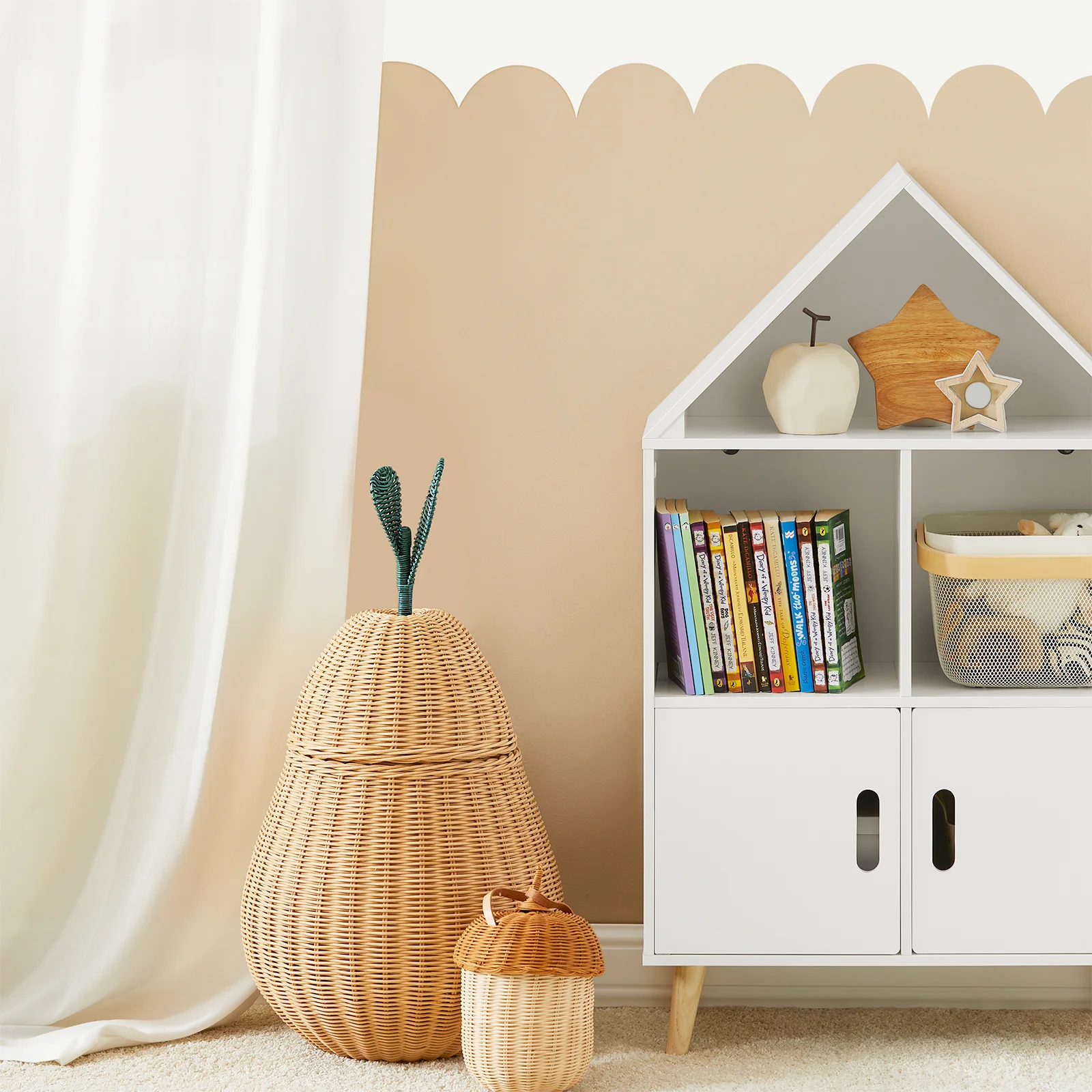 SoBuy KMB58-W Kinderboeken- en Speelgoedkast met Kasteel Design, 3 Open Planken, 2 Deuren, 63x30x103 cm – Stevige Boekenkast voor de Kinderkamer - Image 4