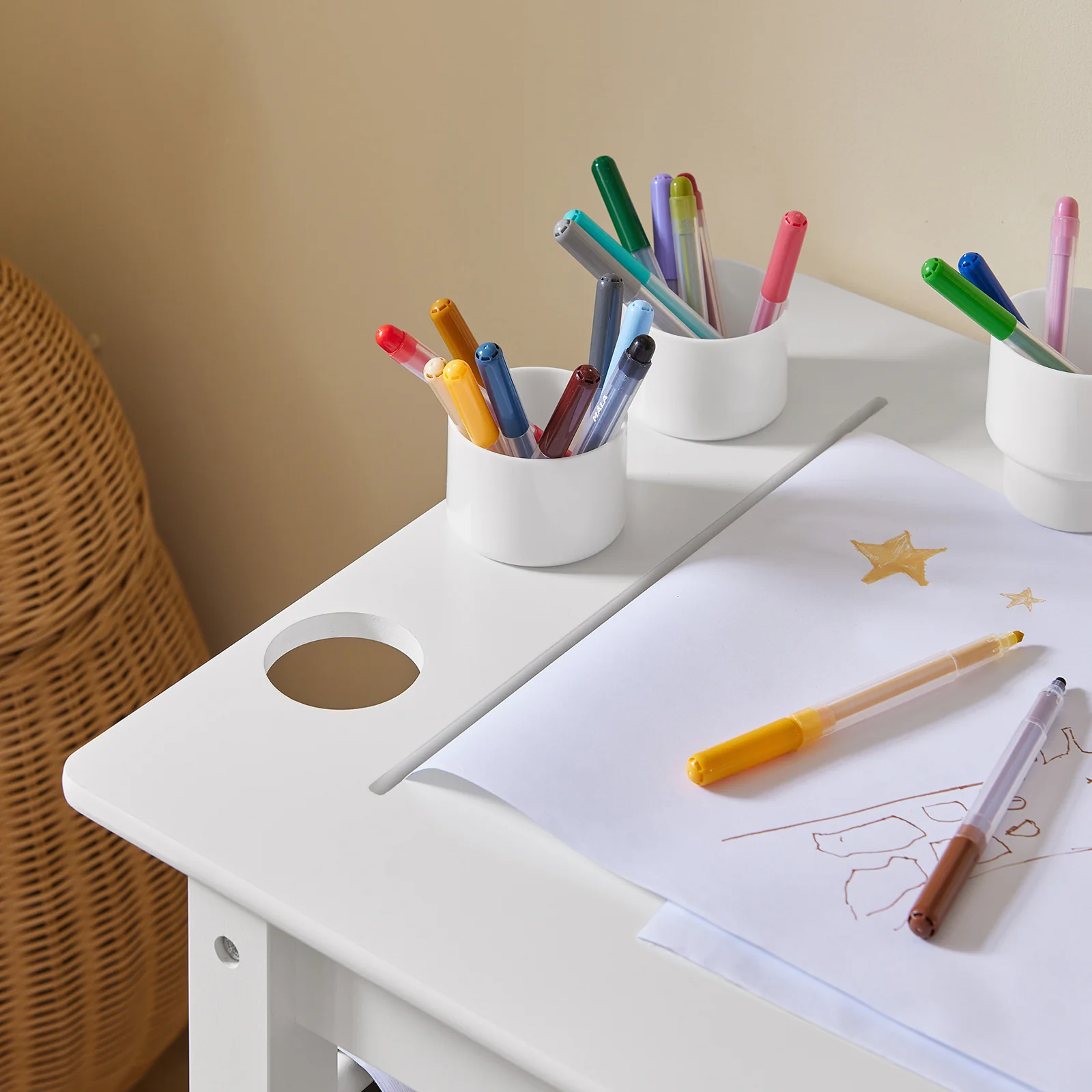 SoBuy KMB60-W Kinderbureau met Stoel – 2-delige Set, Bureau met 2 Open Planken, Rollenhouder en Pennenhouders in Wit (80x54x65 cm) - Image 12