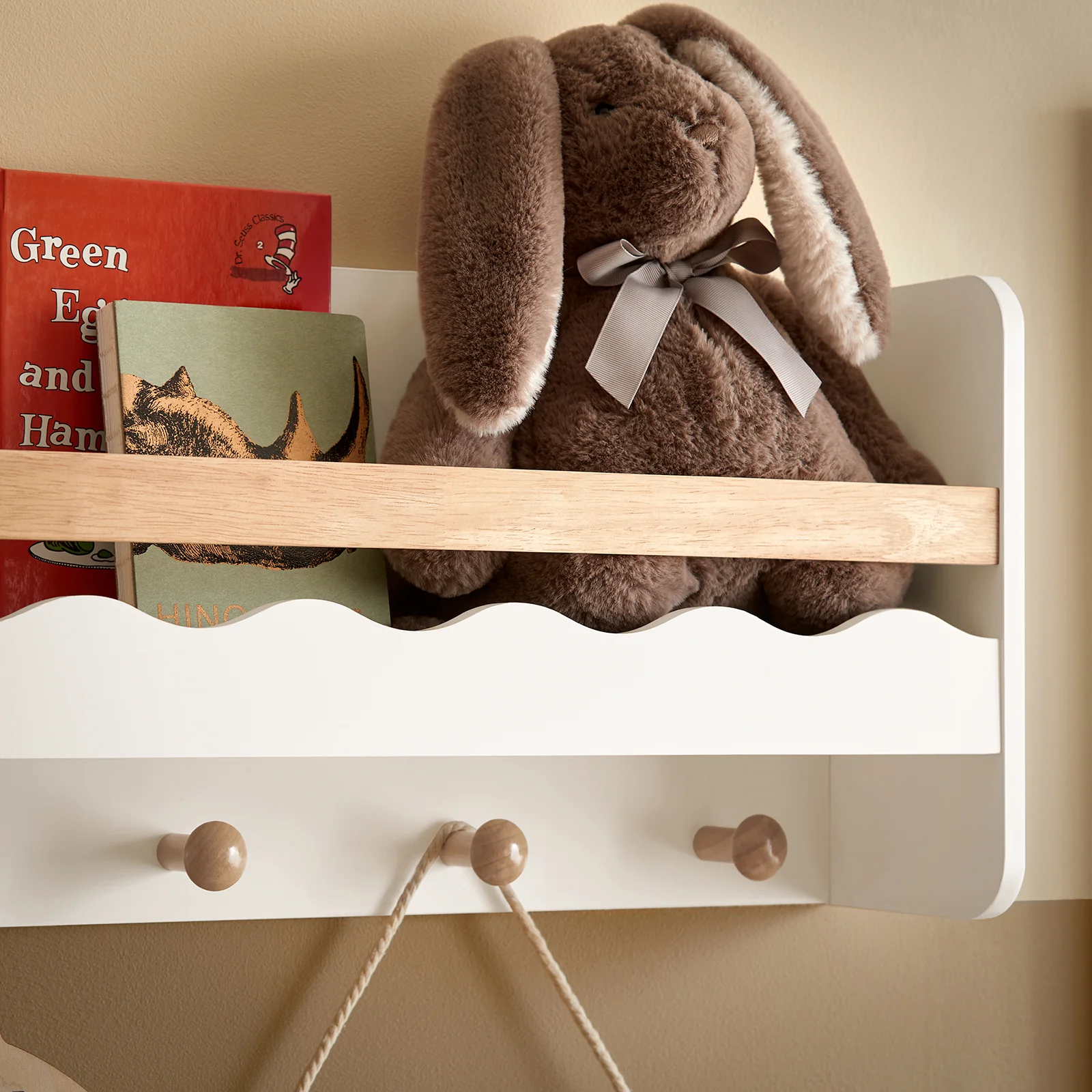 SoBuy KMB78-W Wandplank voor Kinder, Hangende Opbergplank, Kinderkapstok, Boekenplank, Wand Boekenkast met 1 Plank en 5 Haken voor Kinderkamer - Image 9