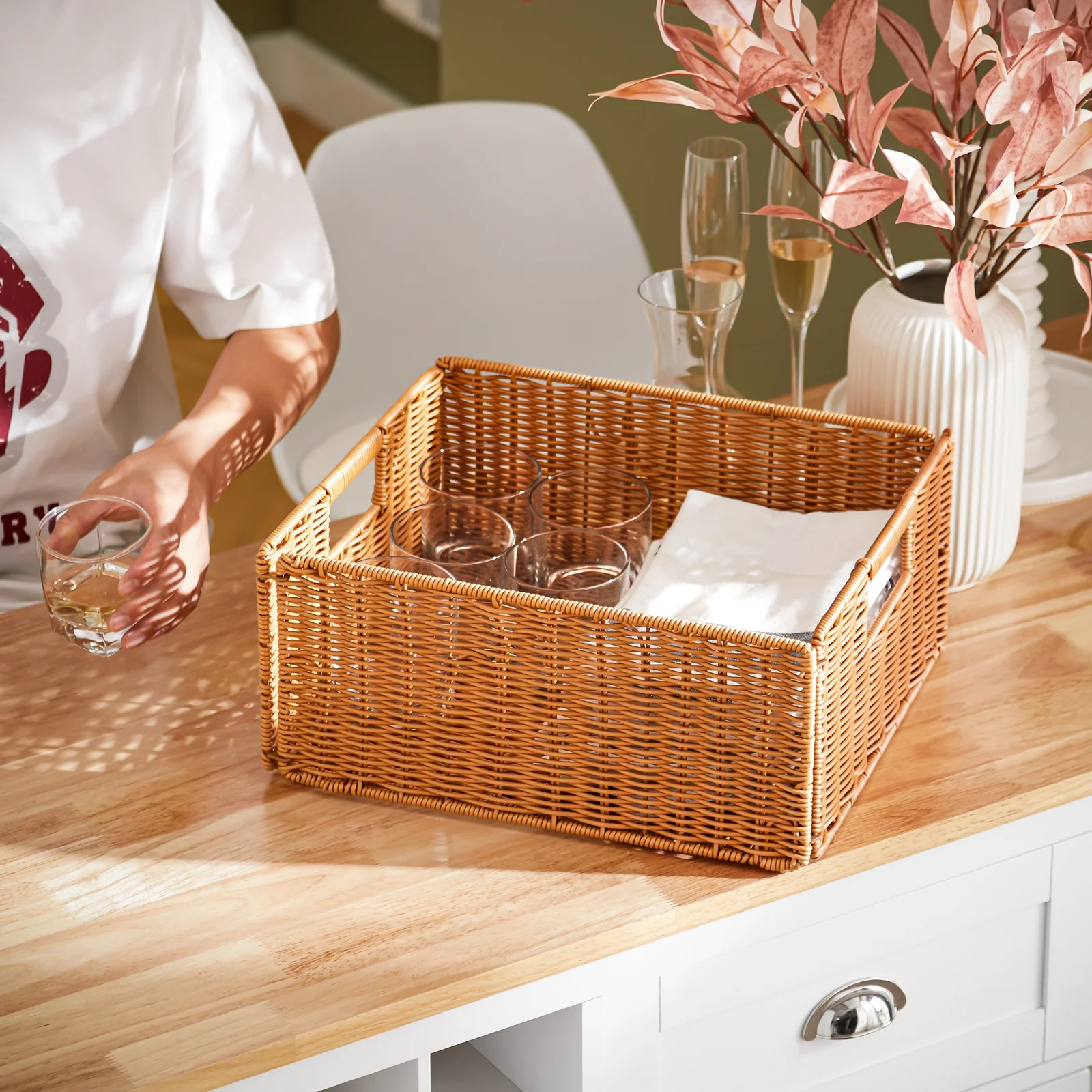 SoBuy KNL05-W Keukeneiland met Wijnrek voor 9 Flessen – Keukenkast & Barmeubel met 2 Lades, 2 Deuren en Rotan Mandjes – 120×56×90 cm - Image 15