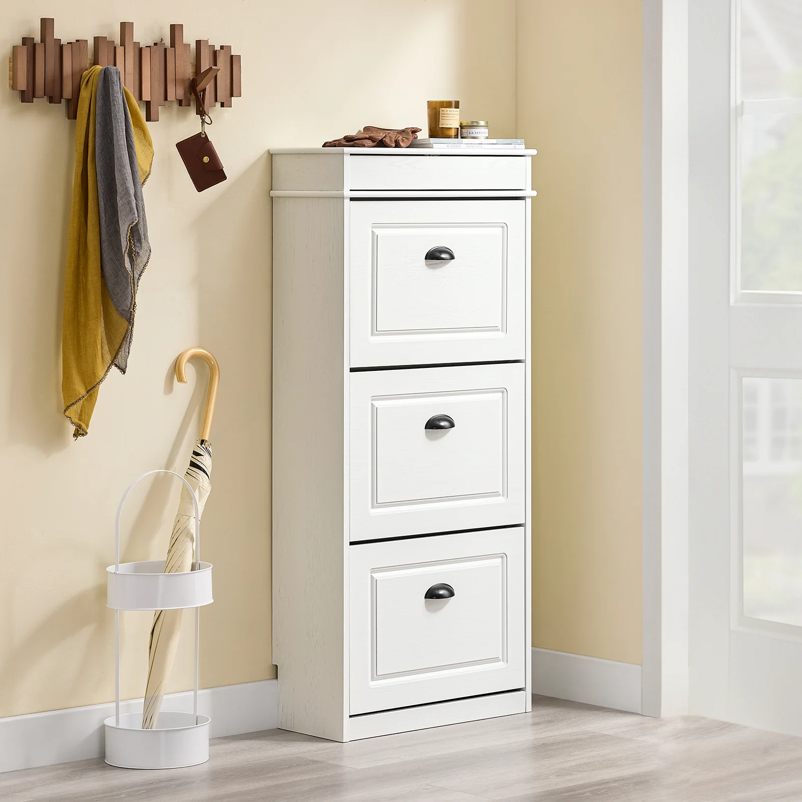 SoBuy FSR94-WG Schoenenkast met 3 kleppen, schoenenkast voor entree, schoenenkast, schoenenrek, 12 paar, voor hal, entree, 53 x 24 x 118 cm, verouderd houteffect, wit - Image 4