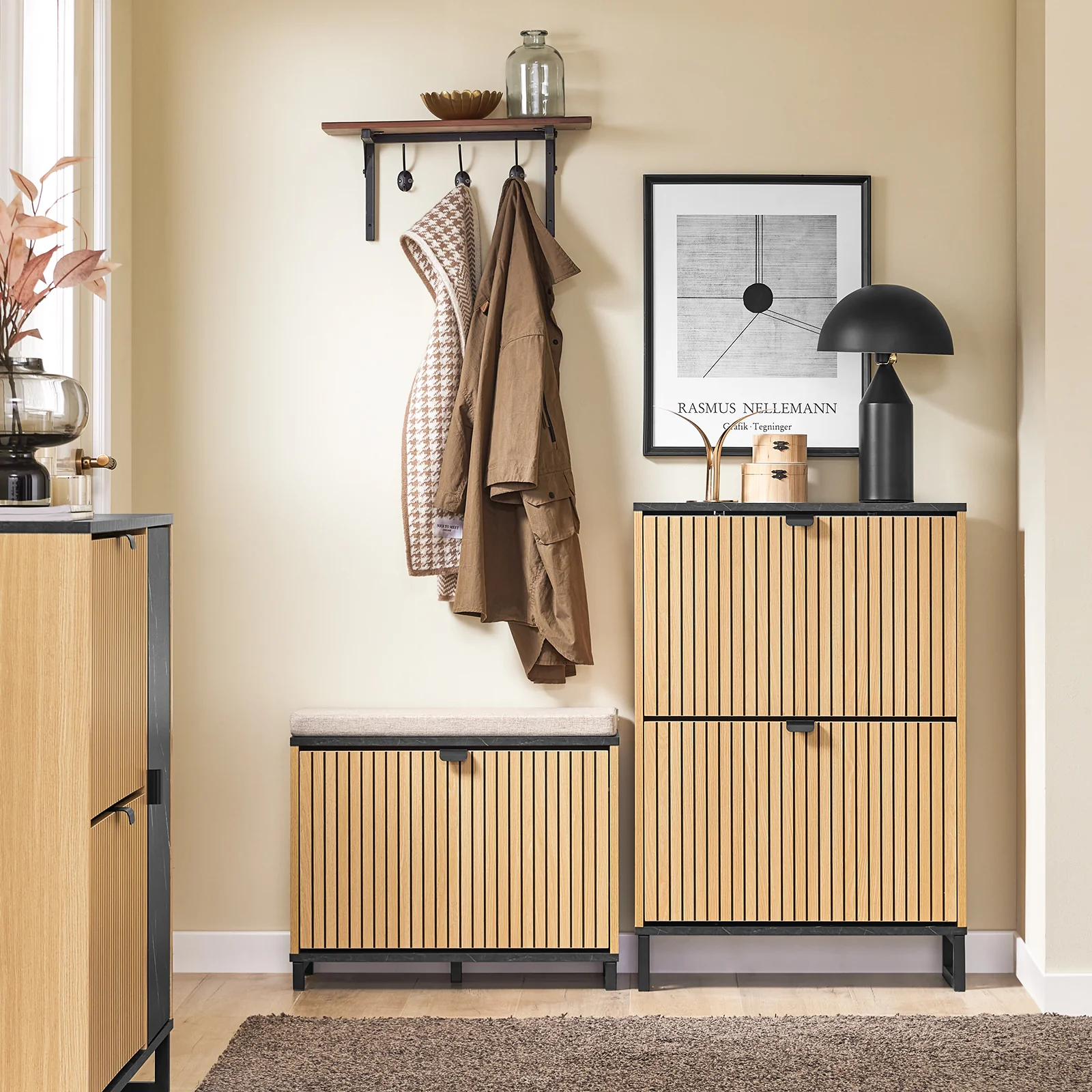 Pre-order SoBuy FSR202-N Schoenenkast voor entree, dunne schoenenkast, compacte schoenenopslag en Scandinavisch design, geschikt voor 8-12 paar, zwart en licht hout, 60 x 24 x 88 cm - Image 13